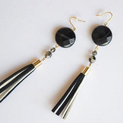 Black agate tassel earrings 第1張的照片