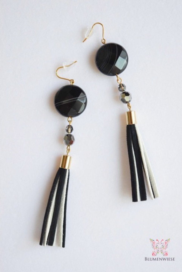 Black agate tassel earrings 第2張的照片