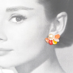 Flower petal earrings 4枚目の画像