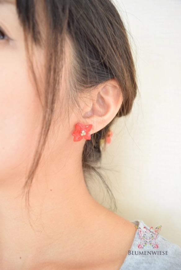 Vivid Hydrangea earrings 3枚目の画像