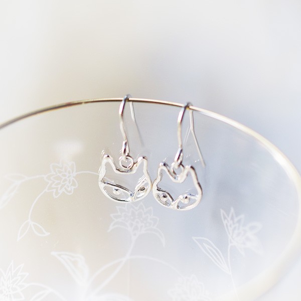 ねこのシルバーピアス　６