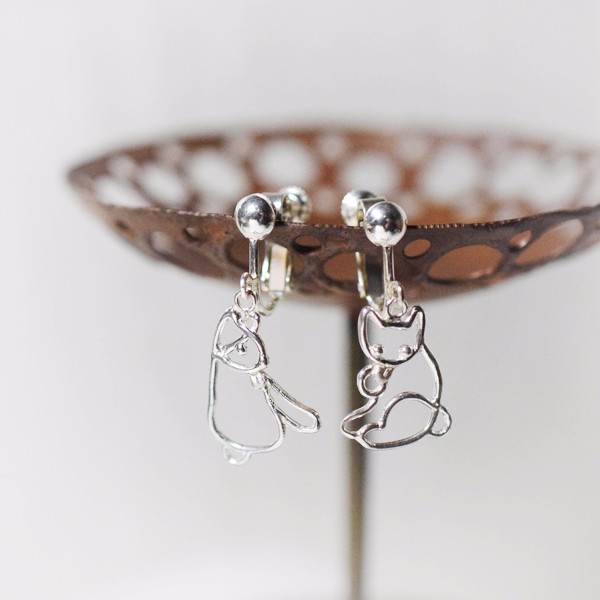 猫のシルバーイヤリング　８【ライン】