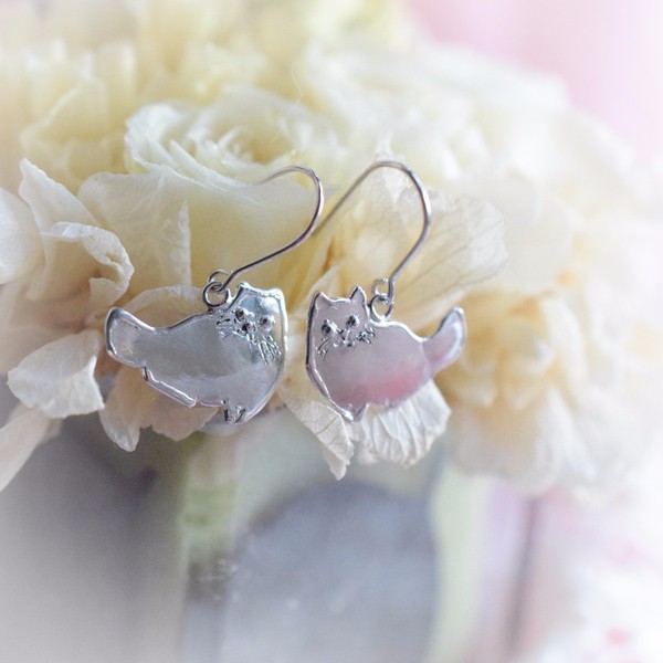 ねこのシルバーピアス　７