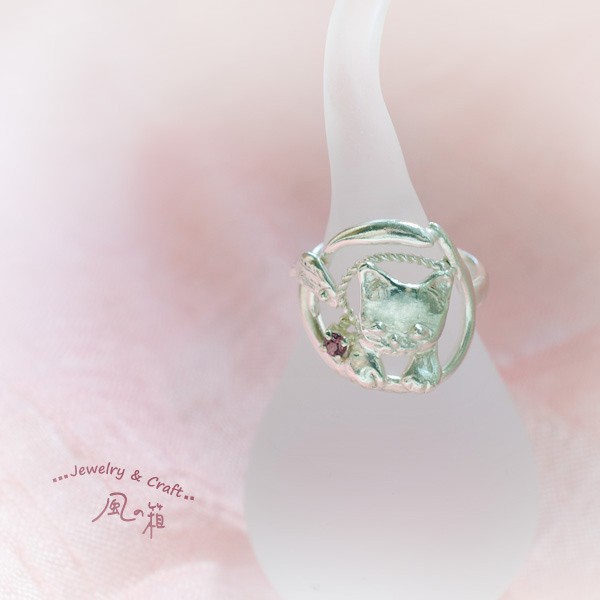 ねこのシルバーリング５　ロードライトガーネット