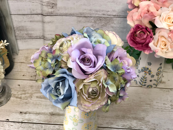 アーティフィシャルフラワー ブーケ&可愛い花器のセット　造花　　バラ　ローズ　アートフラワー 6枚目の画像