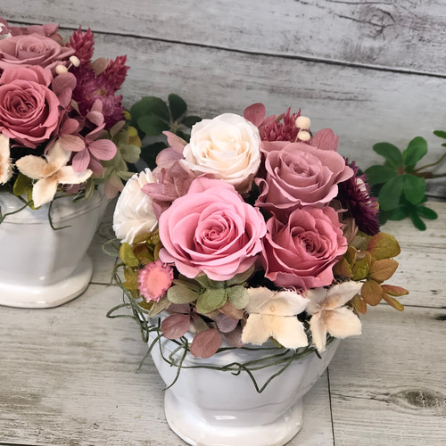 くすみピンク プリザーブドフラワーアレンジ（クリアケース入り