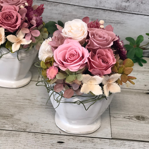 くすみピンク プリザーブドフラワーアレンジ（クリアケース入り