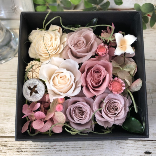 プリザーブドフラワー ボックスフラワー 正方形 お花が見える蓋付き