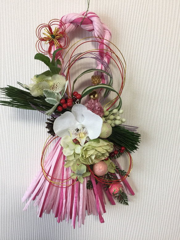 お正月胡蝶蘭の華やかなしめ飾りタッセル ピンク 4枚目の画像