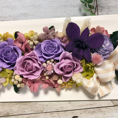 【専用です】紫系薔薇のフリル壁掛け兼置き型クレイフラワーアレンジ✨ハンドメイド 専用です】紫系薔薇のフリル壁掛け兼置き型クレイフラワー