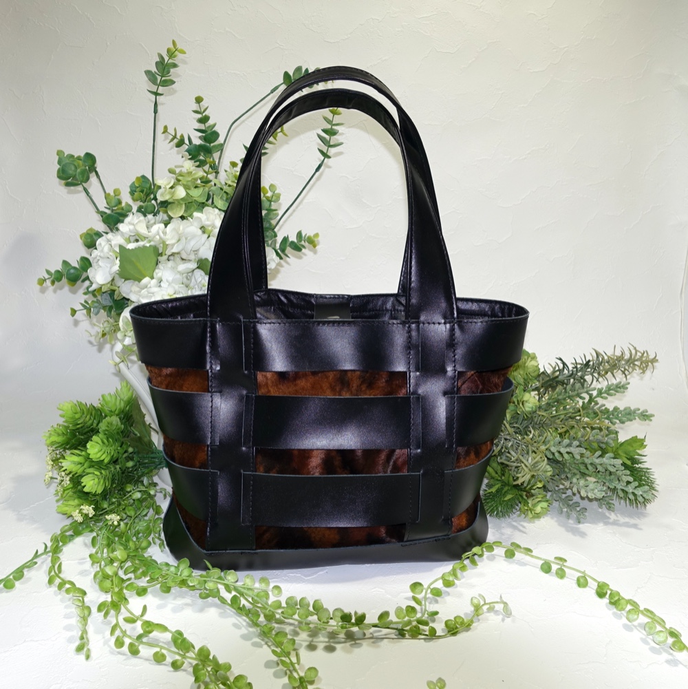 (AB02)牛革★ファーを取り入れたゴージャスなトート★編み込み★通勤買物 4,640円