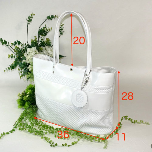 RUSSELUNO 2WAYトートバッグ（白）　新品 REGALO 【かわいいレガロ特典付き】 レガロ トートバッグ