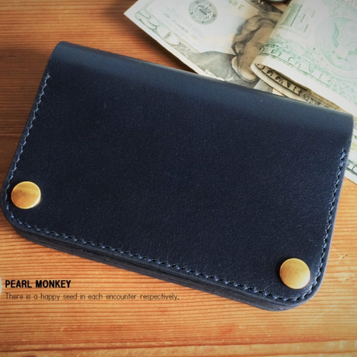 ネイビー×キャメルが映えるハンドメイドレザー トラッカーウォレット 二つ折り財布 ネイビー×キャメルが映えるハンドメイドレザー トラッカー