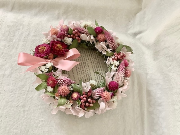 千日紅とケイトウのリース（英字新聞を添えて） ドライフラワー