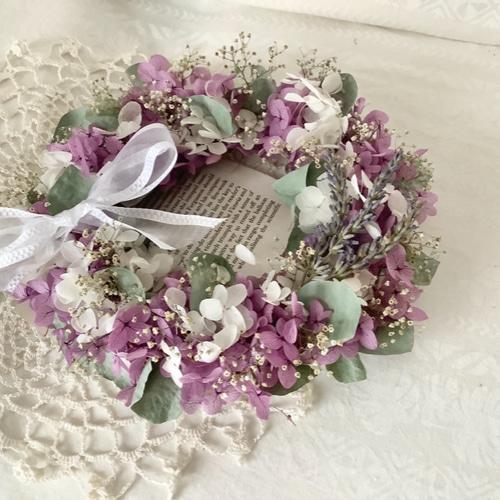 アナベルとユーカリのリース（英字新聞を添えて） ドライフラワー