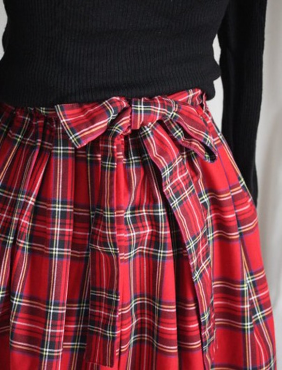 真っ赤なタータンチェックのギャザースカート☆リボンベルト付き 1枚目の画像