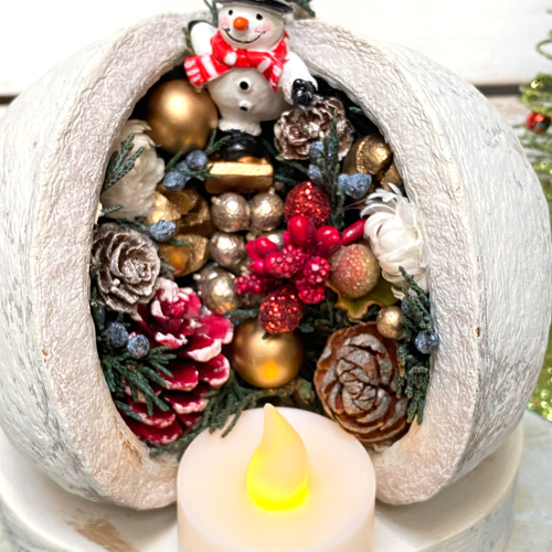 幸せを呼ぶ実 ブッタナッツのクリスマスアレンジ LEDキャンドル