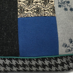 ウールのショルダーバッグA4　斜め掛けバッグ　刺繍と千鳥格子 3枚目の画像
