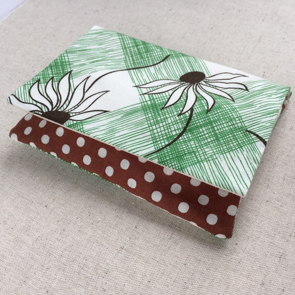 [免費送貨]口袋紙巾，面膜盒，綠色格子和隨風搖曳的花朵 第3張的照片