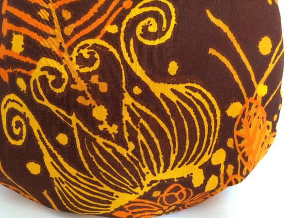たまご型バッグ　ワンハンドル　北欧ヴィンテージ　オレンジの線描き花 4枚目の画像