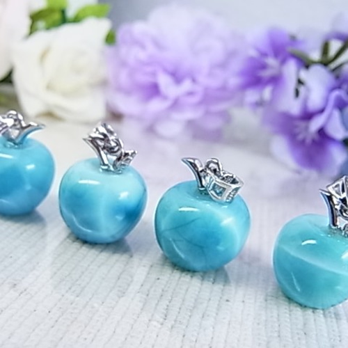 値下げ handmade ラリマー リンゴ ネックレス レア りんごの ラリマー ブルー＆透明感 ぷっくりが可愛い
