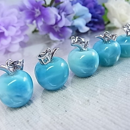 値下げ handmade ラリマー リンゴ ネックレス りんごの ラリマー ぷっくりが可愛い ペンダント ネックレス