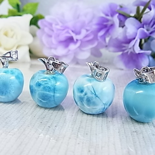 値下げ handmade ラリマー リンゴ ネックレス 訳あり破格値】りんごの ラリマー ぷっくりが可愛い ペンダント