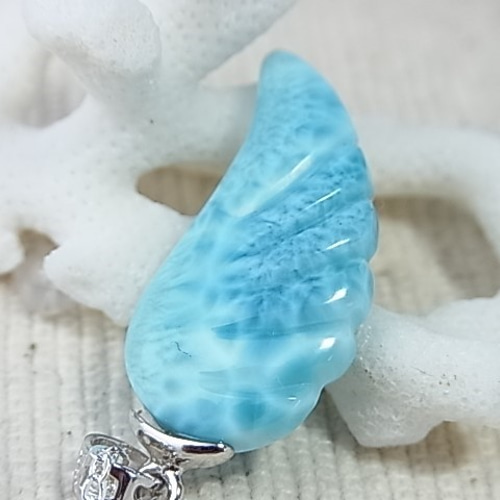 幸せな美しい羽＊SAラリマー＊海色の綺麗な羽＊トップクオリティ