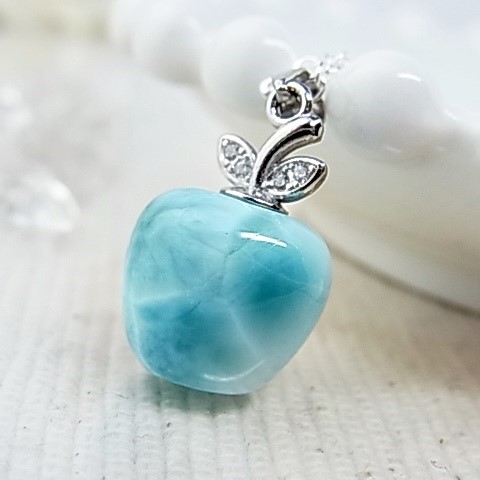 値下げ handmade ラリマー リンゴ ネックレス りんごの ラリマー ぷっくりが可愛い ペンダント ネックレス