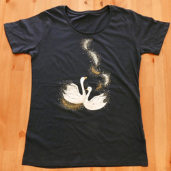 SALE! T-shirts - a couple of swans -  D.GREY 1枚目の画像