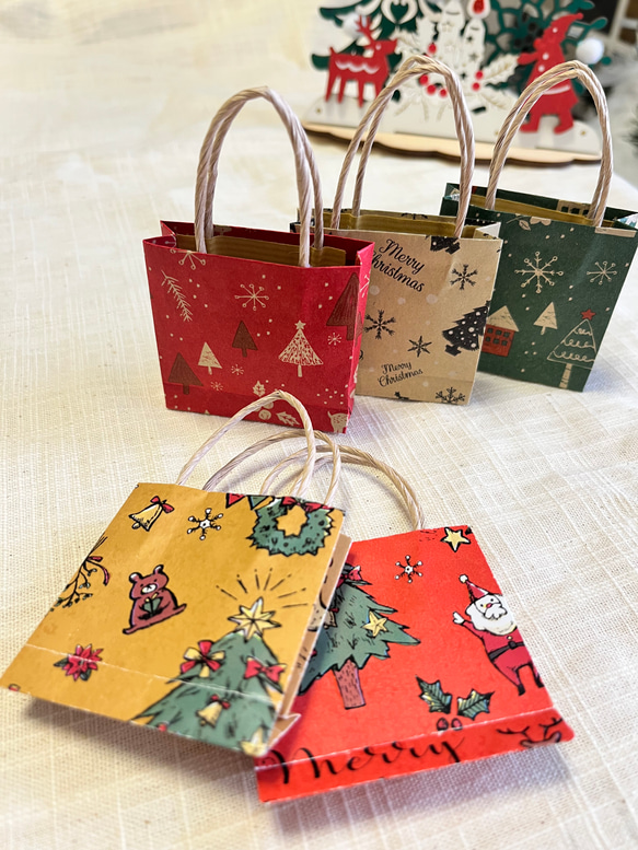 【再販2】クリスマス柄のミニ紙袋　15枚セット　✴︎送料無料✴︎ 1枚目の画像