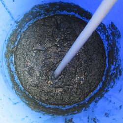 ダブルガーゼの藍染めストールB 4枚目の画像