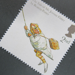 イギリス　童話（絵本）切手ブローチ 6685 2枚目の画像