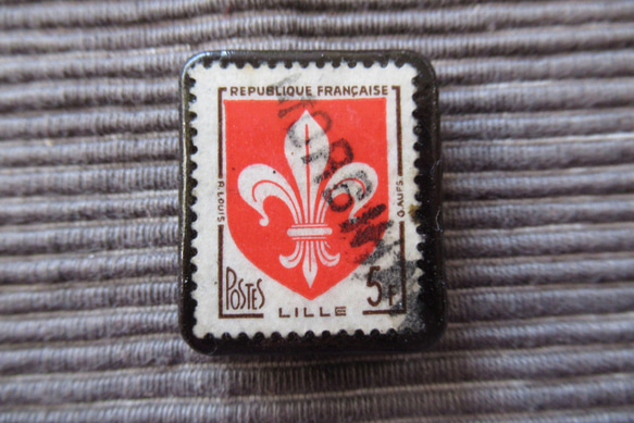 アップサイクル　フランス切手ブローチ6986 1枚目の画像