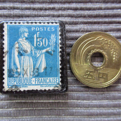 アップサイクル　フランス切手ブローチ7021 3枚目の画像