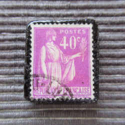 アップサイクル　フランス切手ブローチ7024 1枚目の画像