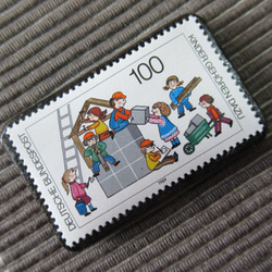 ドイツ　漫画切手ブローチ 7150 2枚目の画像