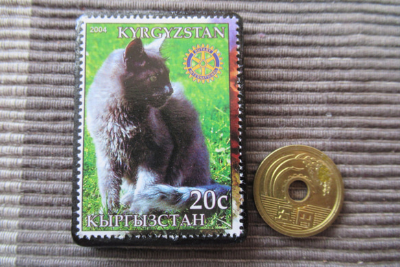 キリギスタン　猫切手ブローチ 7195 3枚目の画像