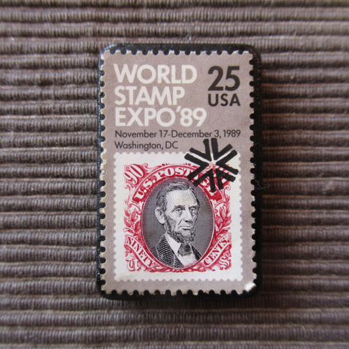 アメリカ切手です 間違ってForever Stampsの代わりにこれ買っちゃったんだけど、誰か私を