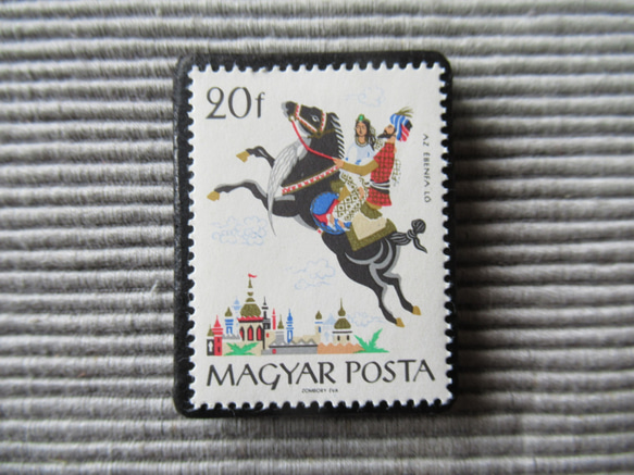 ハンガリー　童話切手ブローチ 7412 1枚目の画像