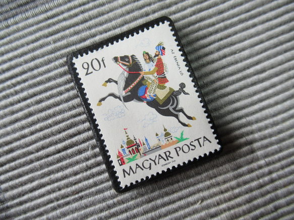 ハンガリー　童話切手ブローチ 7412 2枚目の画像