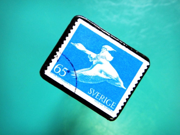 スェーデン「白鳥と妖精」切手ブローチ 083 2枚目の画像