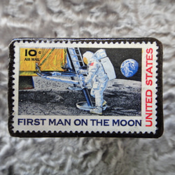 アメリカ 宇宙アポロ11号切手ブローチ5342 ブローチ Yukio TANZAWA
