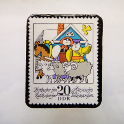 旧東ドイツ  童話切手ブローチ612 1枚目の画像