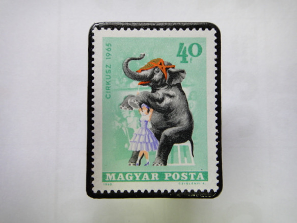 ハンガリー　切手ブローチ1355 1枚目の画像