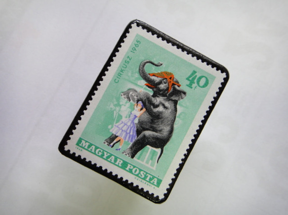 ハンガリー　切手ブローチ1355 2枚目の画像
