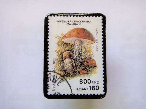 マダガスカル　切手ブローチ1406 1枚目の画像