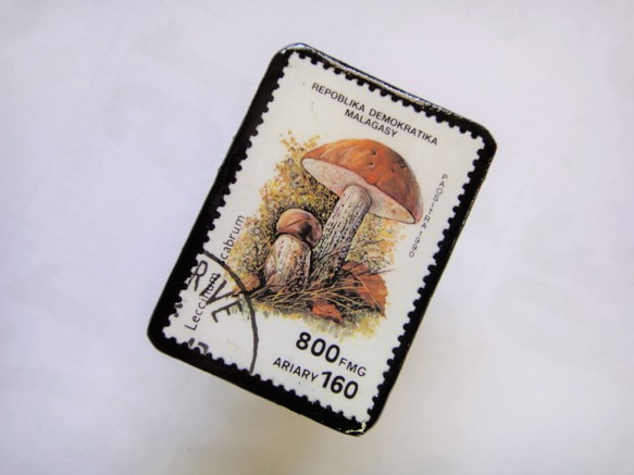 マダガスカル　切手ブローチ1406 2枚目の画像