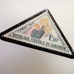 三角切手ブローチ1528 2枚目の画像