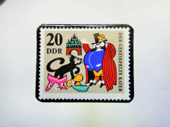 旧東ドイツ 　「長靴をはいた猫」切手ブローチ2084 1枚目の画像